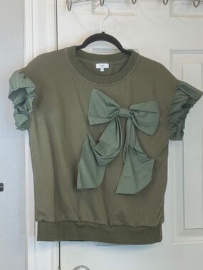 VOY Olive Bow-Accent Short Sleeve Blouse